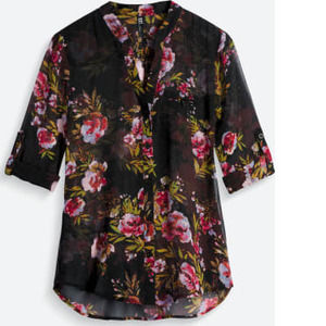 EUC Kut From the Kloth Sinclaire Button Down Blouse